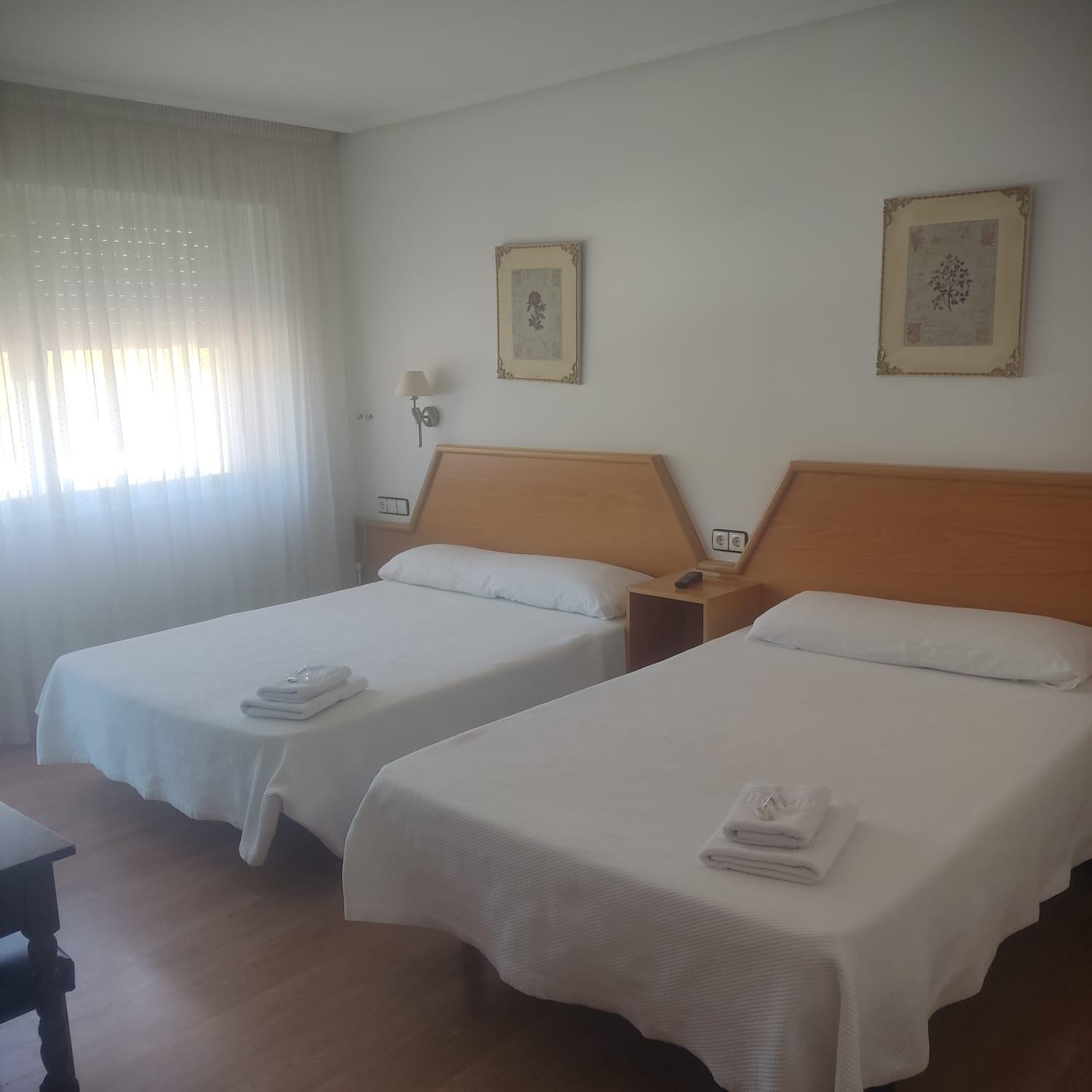 Hotel Los Rosales Almazcara Exterior photo